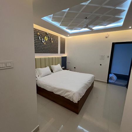 Snr Venus Hotels Tirupati Buitenkant foto