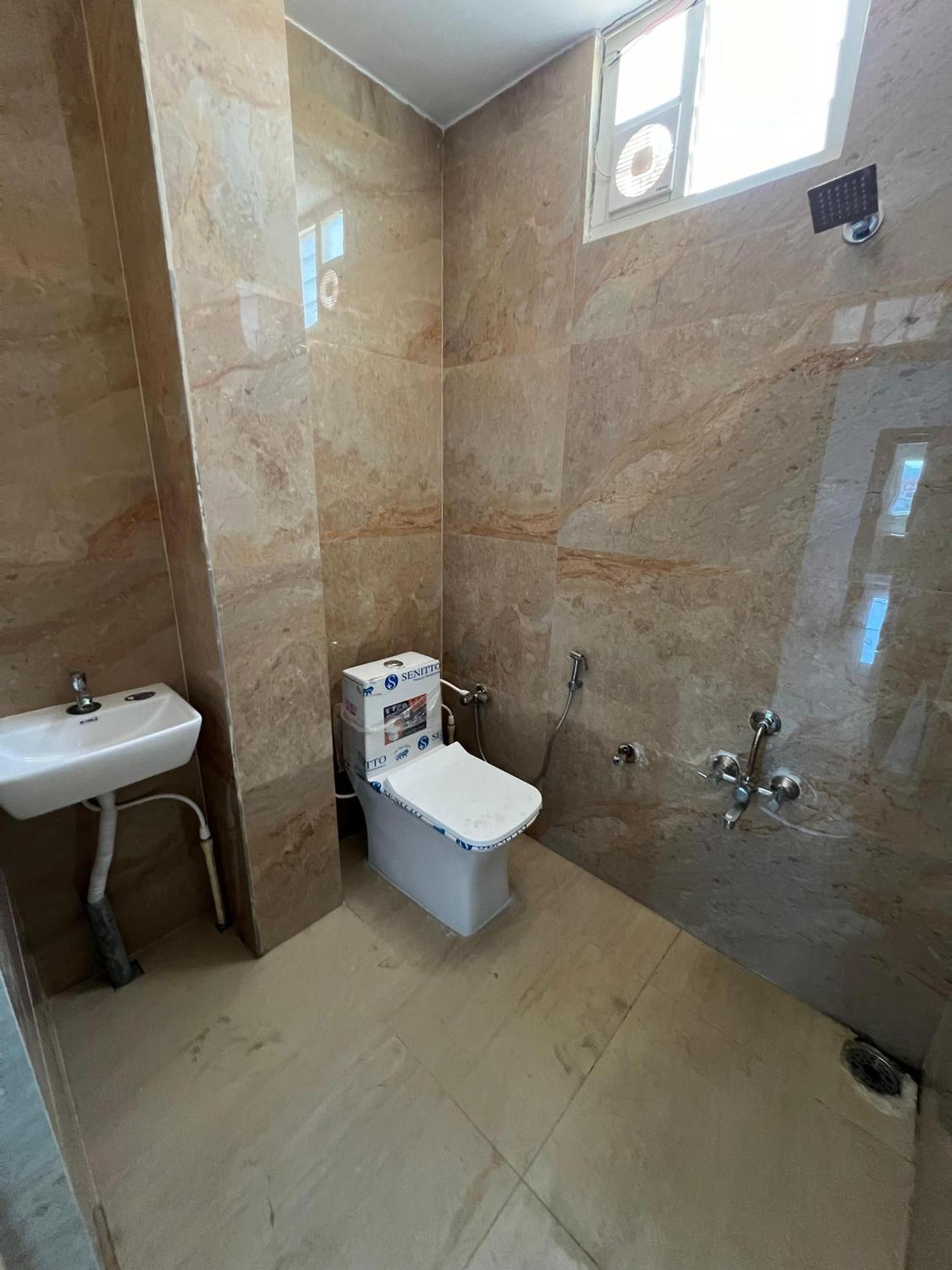 Snr Venus Hotels Tirupati Buitenkant foto